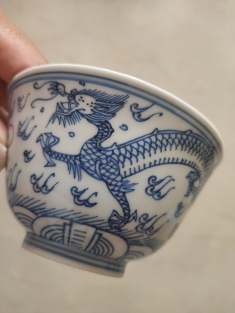 古玩陶瓷龍鳳紋青花蓋碗真品鑒賞圖