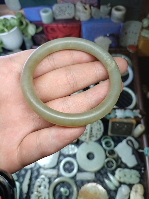 古玩玉器清代天然糯冰翡翠手鐲拍賣,當前價格6800元