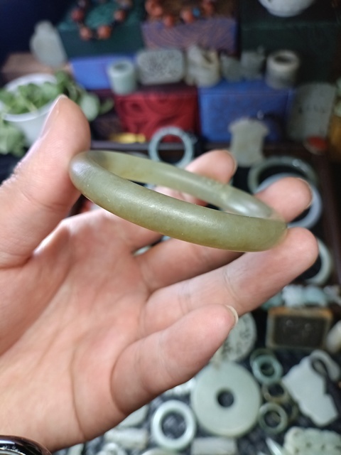 古玩玉器清代天然糯冰翡翠手鐲拍賣,當前價格6800元