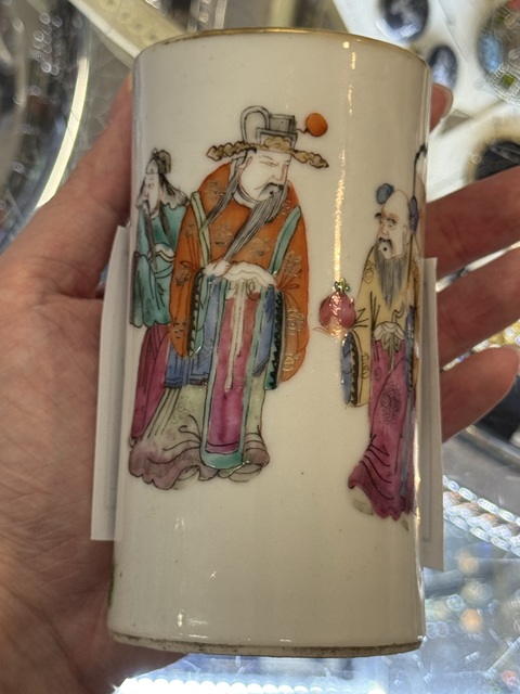 古玩陶瓷人物紋筆筒真品鑒賞圖