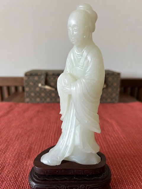古玩玉器仕女真品鑒賞圖
