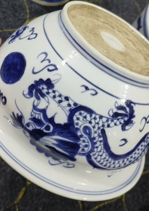古玩陶瓷青花趕珠龍紋香爐真品鑒賞圖