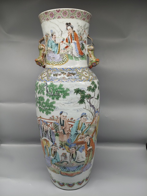 古玩陶瓷清咸豐廣五彩人物敞口大瓶。真品鑒賞圖