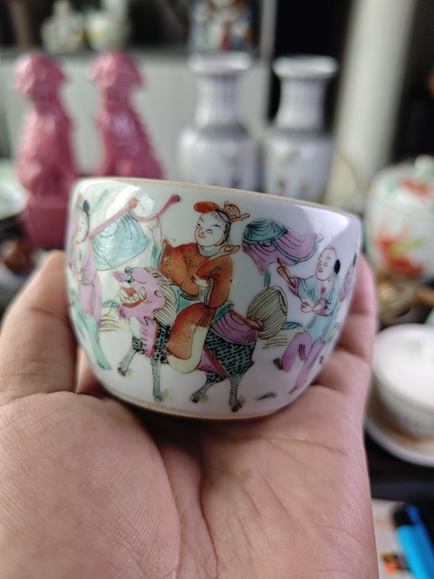 古玩陶瓷麒麟送子粉彩蓋缸真品鑒賞圖