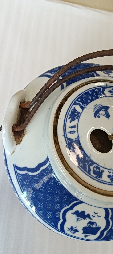 古玩陶瓷當代青花提梁茶壺。真品鑒賞圖