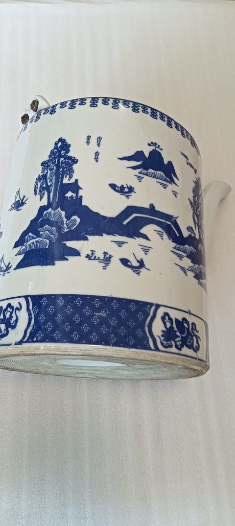 古玩陶瓷當代青花提梁茶壺。真品鑒賞圖