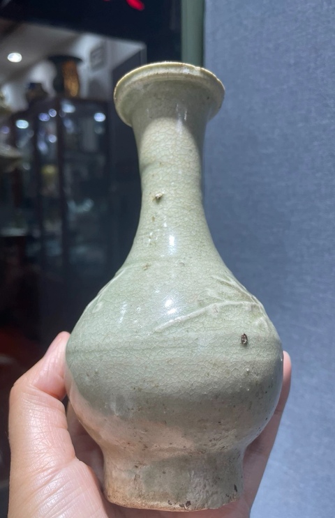 古玩陶瓷青白釉梅花紋盤口瓶真品鑒賞圖