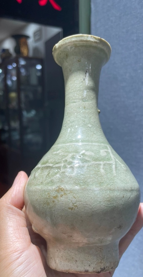 古玩陶瓷青白釉梅花紋盤口瓶真品鑒賞圖