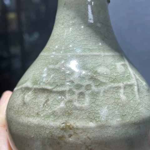 古玩陶瓷青白釉梅花紋盤口瓶真品鑒賞圖