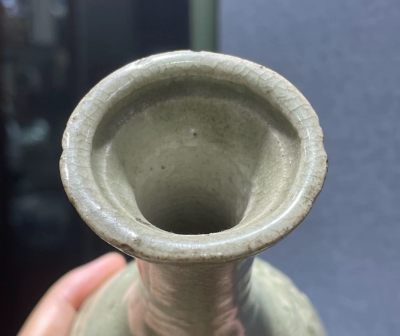 古玩陶瓷青白釉梅花紋盤口瓶真品鑒賞圖
