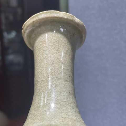 古玩陶瓷青白釉梅花紋盤口瓶真品鑒賞圖