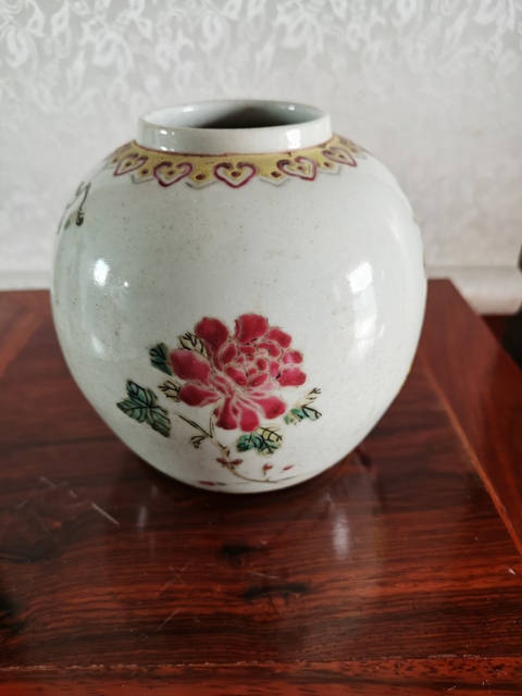古玩陶瓷花鳥紋罐真品鑒賞圖