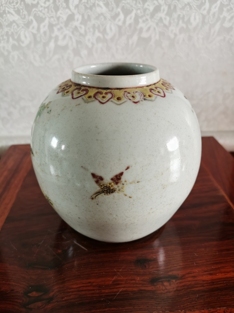 古玩陶瓷花鳥紋罐真品鑒賞圖