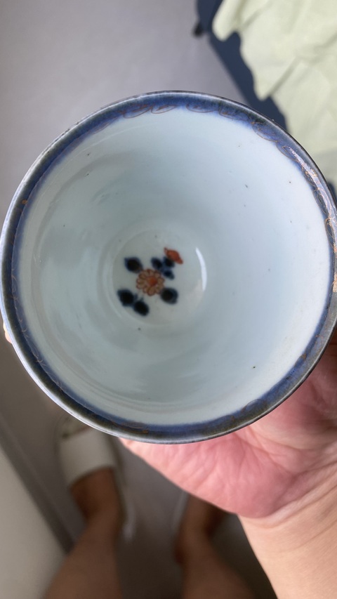 古玩陶瓷青花礬紅彩花卉紋杯真品鑒賞圖
