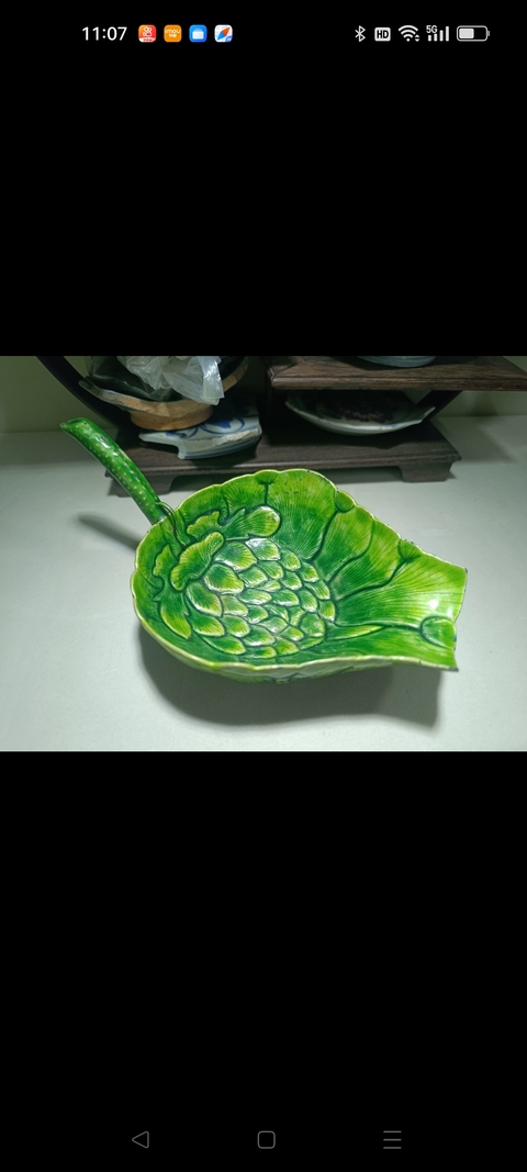古玩陶瓷綠釉秋操杯真品鑒賞圖