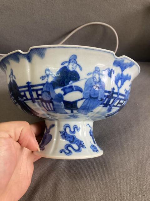 古玩陶瓷青花人物故事紋高足貢碗真品鑒賞圖