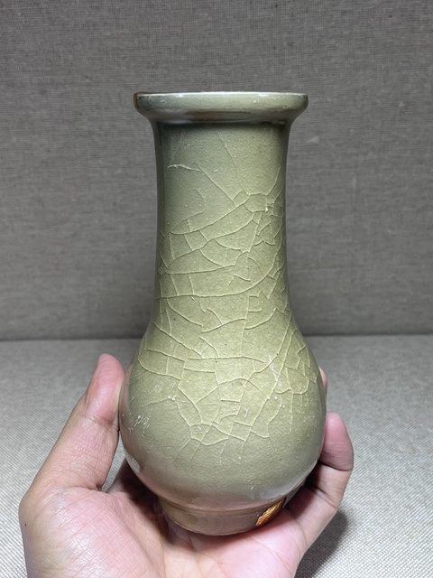 古玩陶瓷龍泉瓶真品鑒賞圖