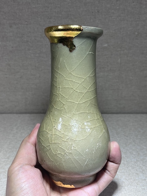 古玩陶瓷龍泉瓶真品鑒賞圖