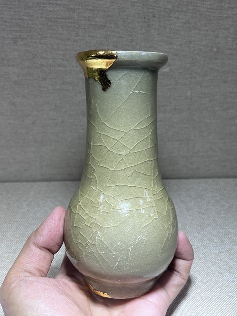 古玩陶瓷龍泉瓶真品鑒賞圖