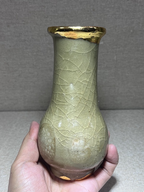 古玩陶瓷龍泉瓶真品鑒賞圖