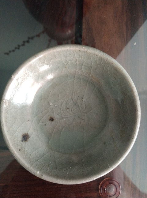 古玩陶瓷龍泉窯青釉盤真品鑒賞圖