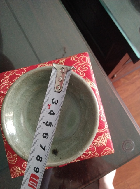 古玩陶瓷龍泉窯青釉盤真品鑒賞圖