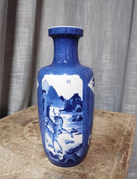 古玩陶瓷灑藍釉開光青花棒槌瓶真品鑒賞圖