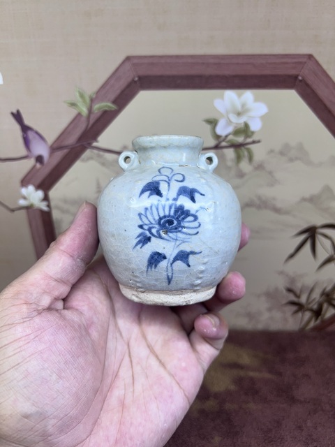 古玩陶瓷青花花卉紋雙系罐真品鑒賞圖
