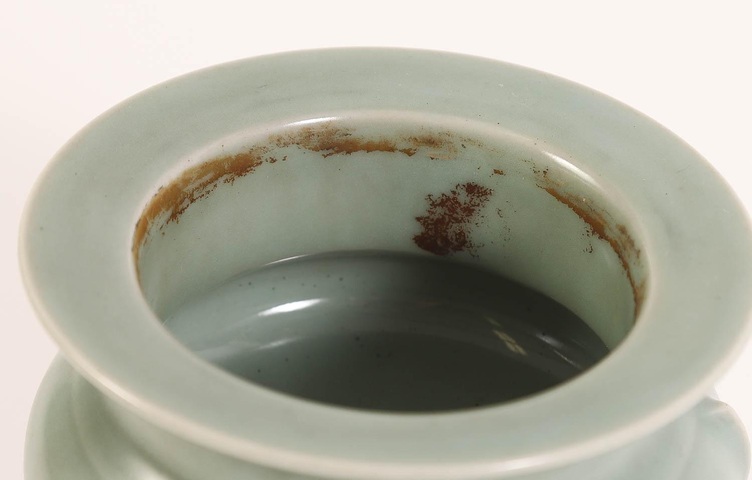 古玩陶瓷龍泉窯鬲式爐真品鑒賞圖