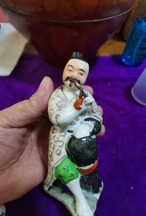 古玩陶瓷粉彩人物造像真品鑒賞圖