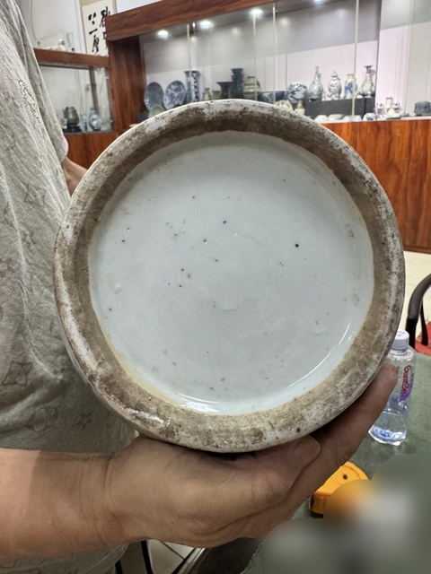 古玩陶瓷粉彩松鶴延年圖撇口瓶真品鑒賞圖