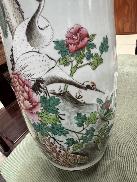 古玩陶瓷粉彩松鶴延年圖撇口瓶真品鑒賞圖