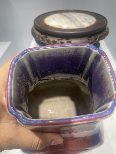 古玩陶瓷鈞紅窯變釉貫耳瓶真品鑒賞圖