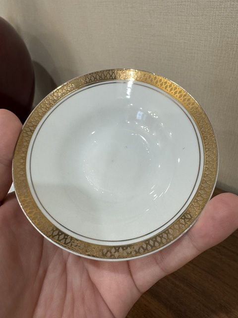 古玩陶瓷金釉蘭花紋蓋碗真品鑒賞圖