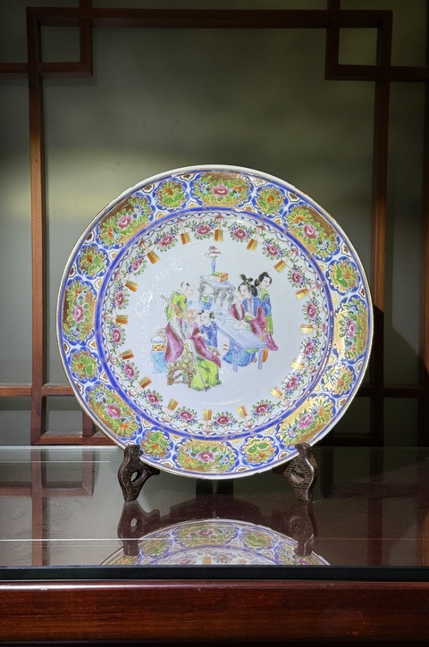 古玩陶瓷精品·闔家歡樂人物故事紋盤拍賣，當前價格5900元