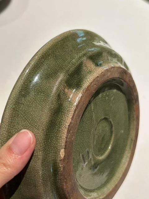 古玩陶瓷民國(guó)時(shí)期綠哥釉盤真品鑒賞圖