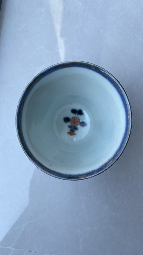 古玩陶瓷青花礬紅彩花卉紋杯真品鑒賞圖