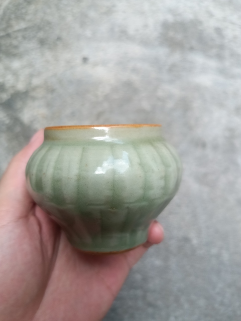 古玩陶瓷龍泉青瓷瓜楞罐真品鑒賞圖