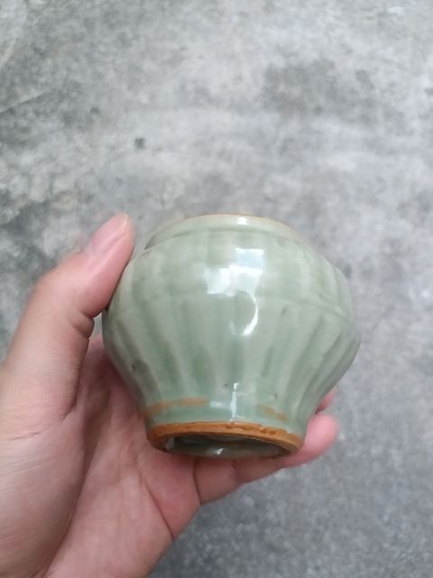 古玩陶瓷龍泉青瓷瓜楞罐真品鑒賞圖