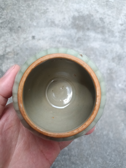 古玩陶瓷龍泉青瓷瓜楞罐真品鑒賞圖