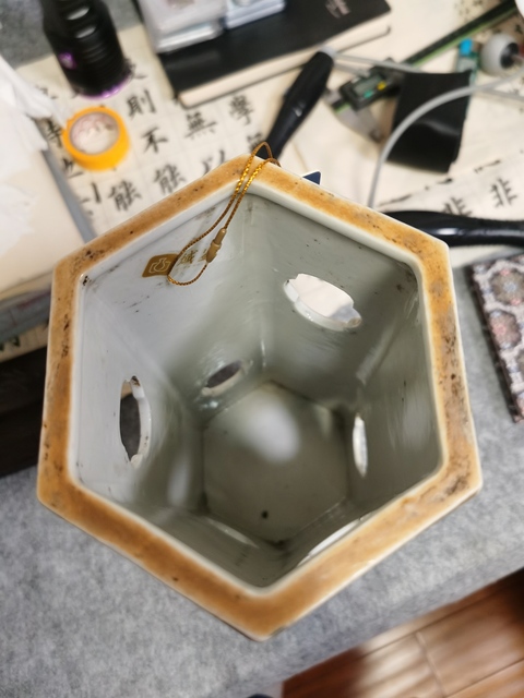 古玩陶瓷粉彩無雙譜鏤空帽筒拍賣，當前價格8800元