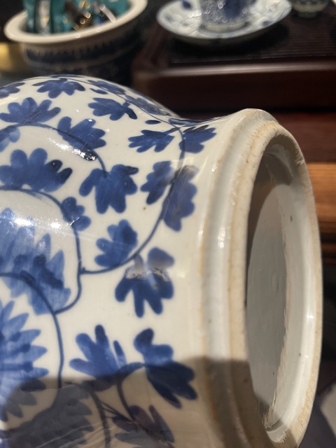 古玩陶瓷花卉紋青花馬蹄尊真品鑒賞圖
