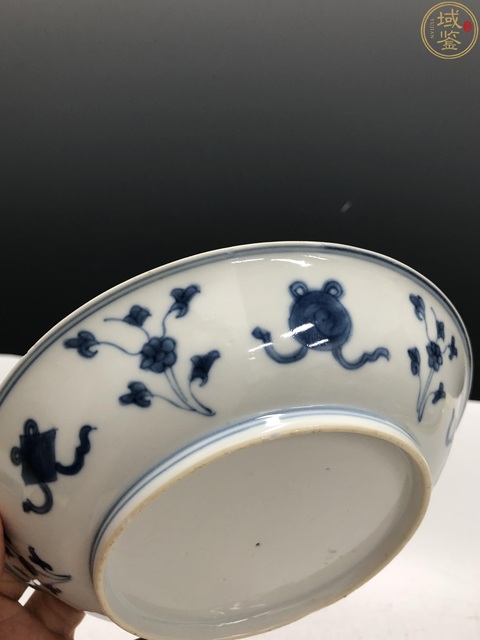 古玩陶瓷康熙·青花花卉暗八仙紋盤拍賣,當(dāng)前價(jià)格5800元