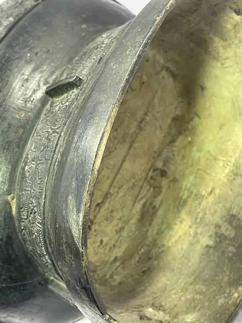 古玩銅器仿古饕餮紋提梁卣真品鑒賞圖