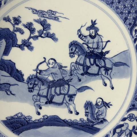 古玩陶瓷青花狩獵圖盤真品鑒賞圖
