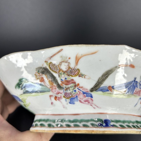 古玩陶瓷粉彩趙子龍救主圖貢碗真品鑒賞圖