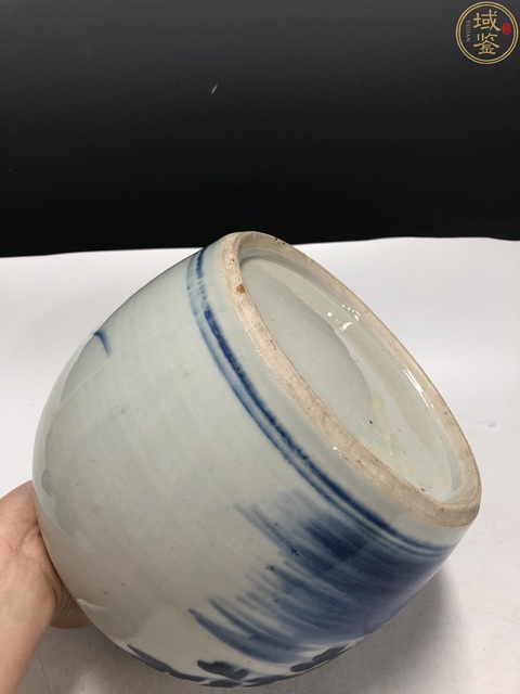 古玩陶瓷清中·青花洞石花卉紋罐拍賣,當前價格3600元