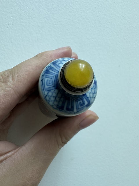 古玩陶瓷青花釉里紅鼻煙壺真品鑒賞圖