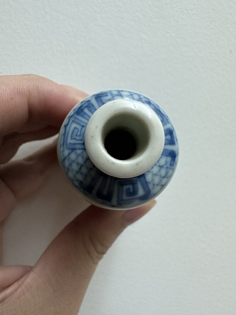 古玩陶瓷青花釉里紅鼻煙壺真品鑒賞圖