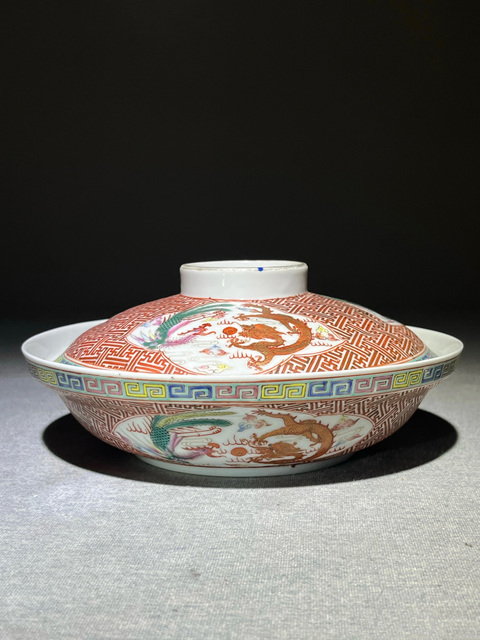 古玩陶瓷龍鳳紋粉彩蓋盤真品鑒賞圖